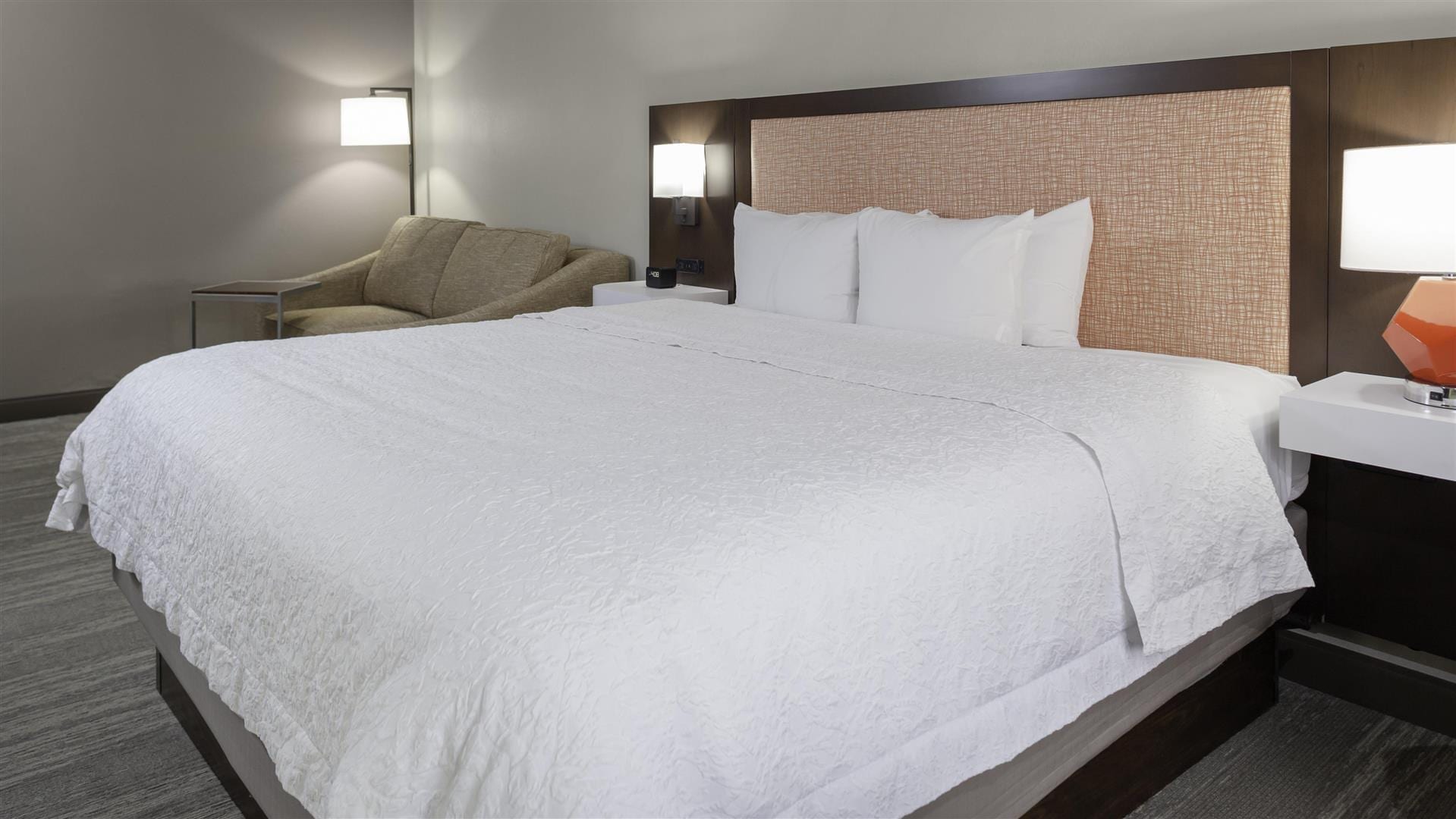 Hampton-Inn & Suites room remodel